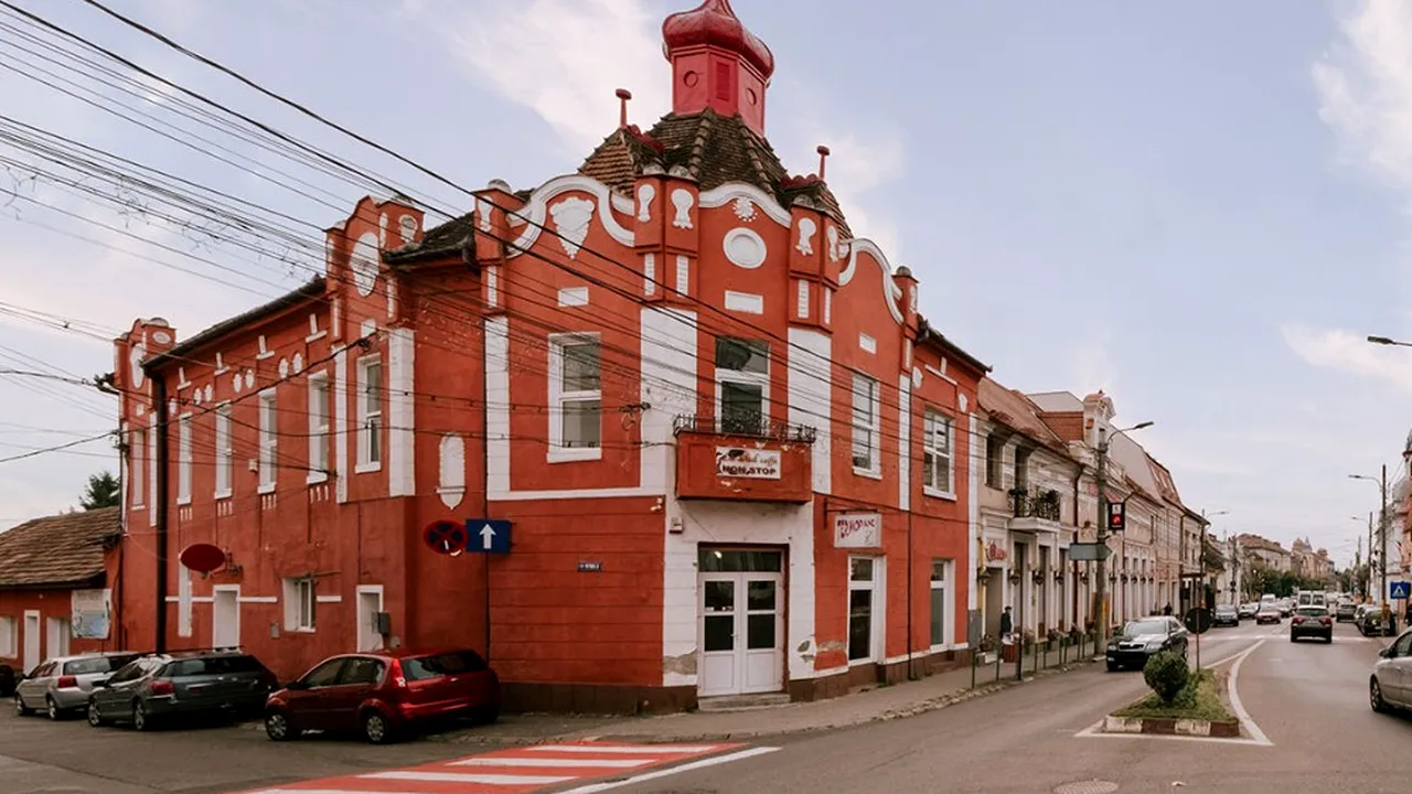 Palatul Elszeszer, o bucăţică inedită de istorie din Mureş, este scos la vânzare