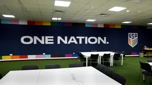 SUA sfidează ţara gazdă a campionatului mondial de fotbal. Au afişat o siglă cu tematica curcubeului la centrul de antrenament