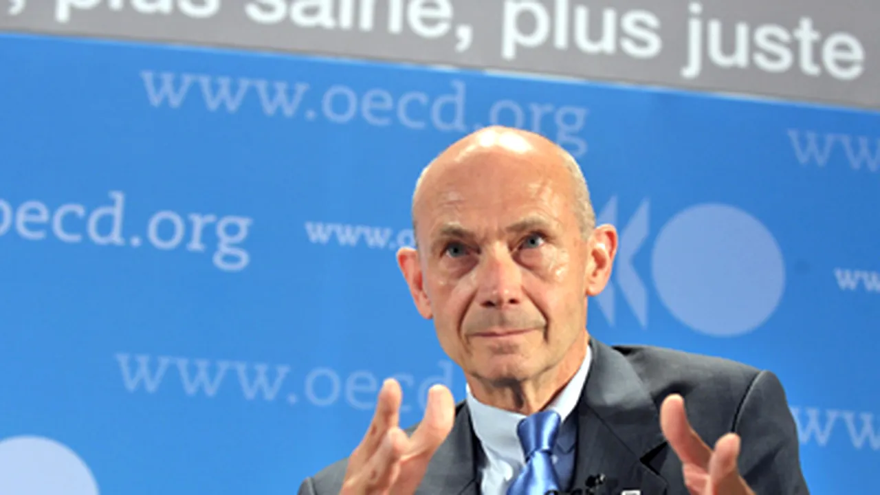 Cele mai grave efecte ale crizei în domeniul politic şi social urmează să se producă