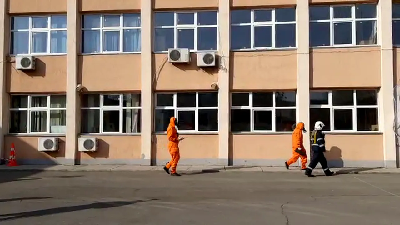 ISU a verificat cu specialişti şcoala din Capitală, evacuată în urma unei deratizări. VIDEO