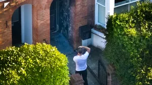 Un ucrainean, al treilea bărbat pus sub acuzare în cazul incendierii proprietăților lui Keir Starmer