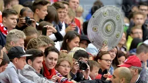10.000 de spectatori la primul antrenament al lui Bayern Munchen condus de Guardiola 