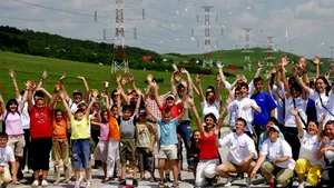 Cluj: Un grup de copii a doborât recordul mondial după ce a cântat live timp de peste 12 ore