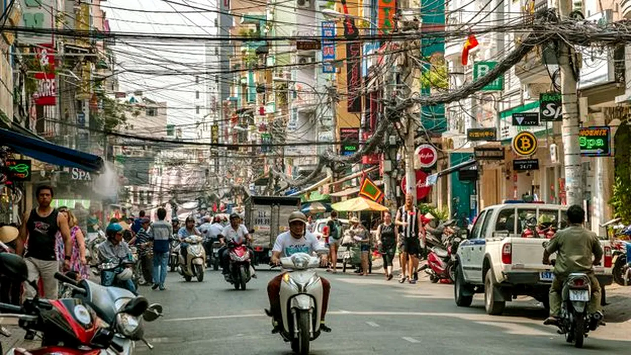 Japonia avertizează Vietnamul asupra efectelor unei interzicerea motocicletelor pe benzină în Hanoi