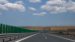 Se închide circulaţia pe aproximativ 4 km din A2, sensul Bucureşti - Constanţa, pentru două nopţi