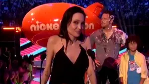 Angelina Jolie, la prima apariţie publică după operaţia de extirpare a ovarelor. Discursul emoţionant susţinut pentru copii - VIDEO