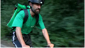 Cât te costă să comanzi mici acasă? Comenzile minime au preţuri mai mari decât cele de sushi