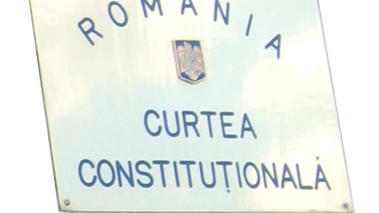 CC decide miercuri în cazul OUG de amânare a majorării salariilor profesorilor