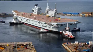 Rusia IRONIZEAZĂ un portavion nou al Marii Britanii, avertizând că este o 