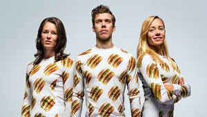 McDonald's surprinde cu lansarea unei colecţii de modă prêt-à-porter - GALERIE FOTO