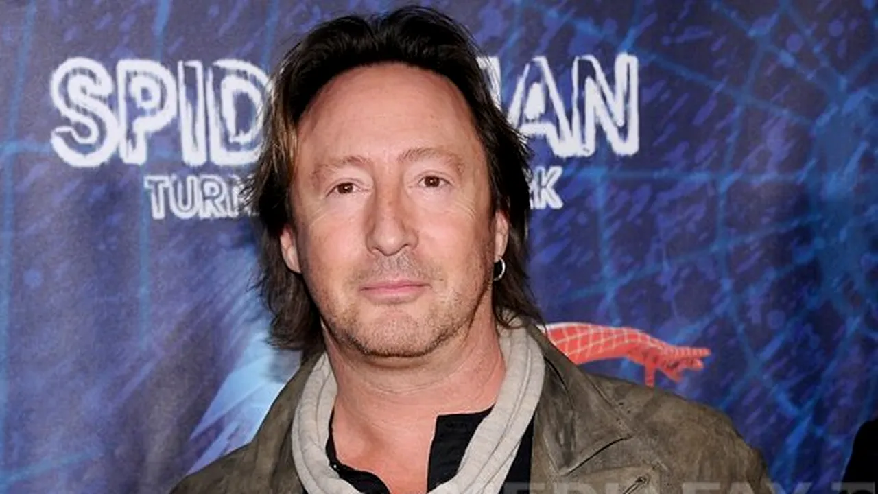 Julian Lennon face backing vocals pentru Aerosmith - VIDEO
