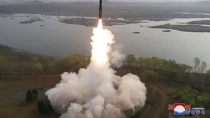 Rusia interzice membrilor cabinetului britanic să viziteze ţara pe fondul disputei privind rachetele