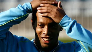 Eto'o: Lăsaţi-l în pace pe Ronaldinho!