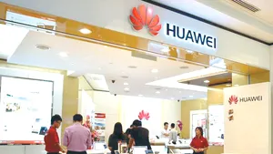 Soluţia găsită de Huawei în scandalul momentului: Chinezii intră într-un domeniu dominat de Google şi Microsoft
