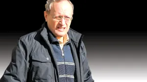 Un medic şarlatan vinde 