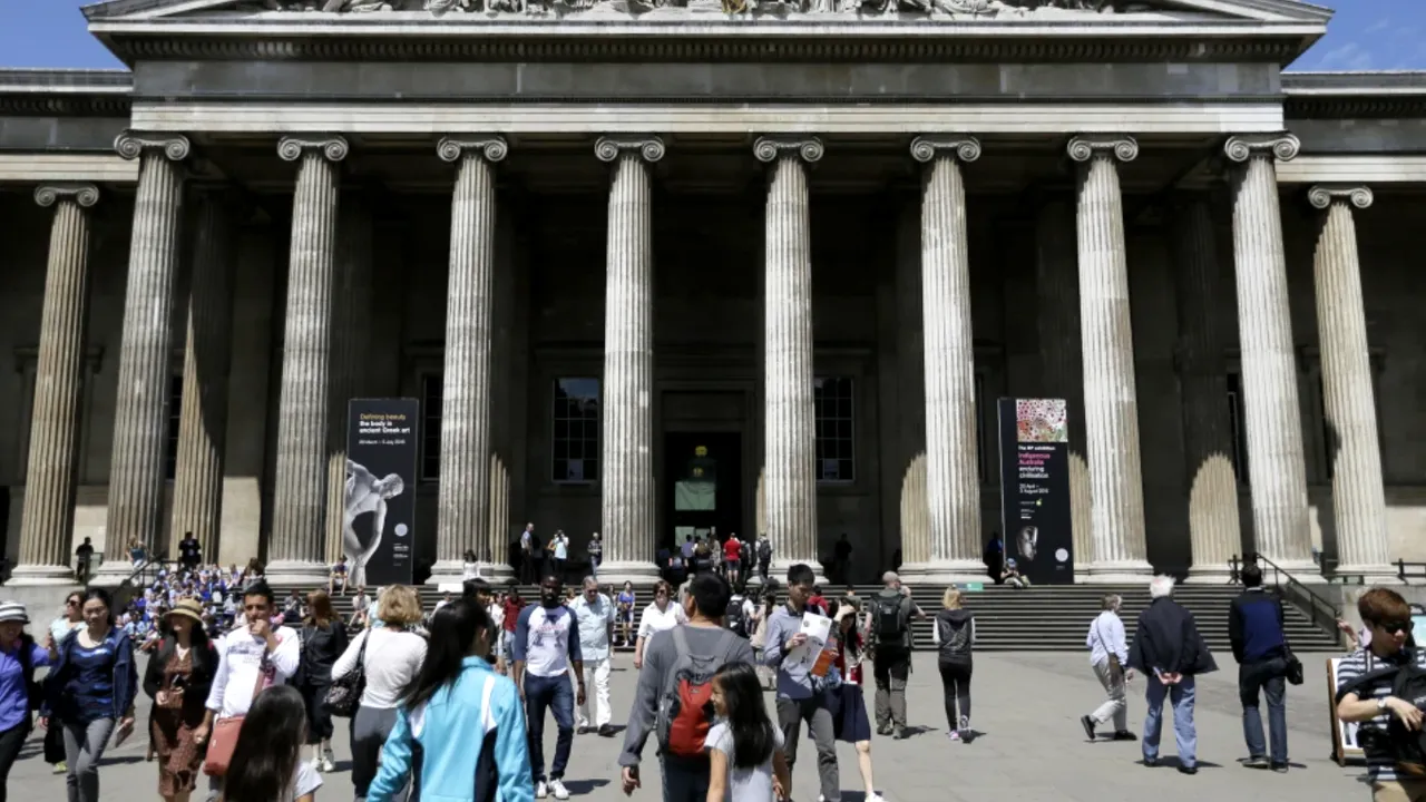 Un angajat al British Museum a fost concediat după dispariţia unor comori vechi de mii de ani