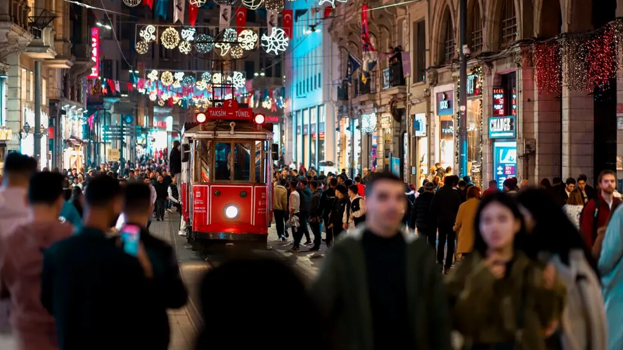 Cele mai bune orașe de vizitat la pas. Pe primul loc este o destinație care atrage numeroși români