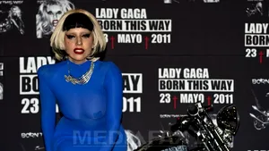 Cântăreaţa care le-a depăşit pe Rihanna, Katy Perry şi Lady Gaga. Cine este artistul anului 2011 în topul revistei Billboard - VIDEO