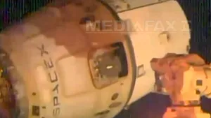 Capsula Dragon s-a conectat cu succes la Staţia Spaţială Internaţională