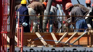 Lucrările de construcţii au consemnat un avans de 9,4% în primele 11 luni ale anului trecut