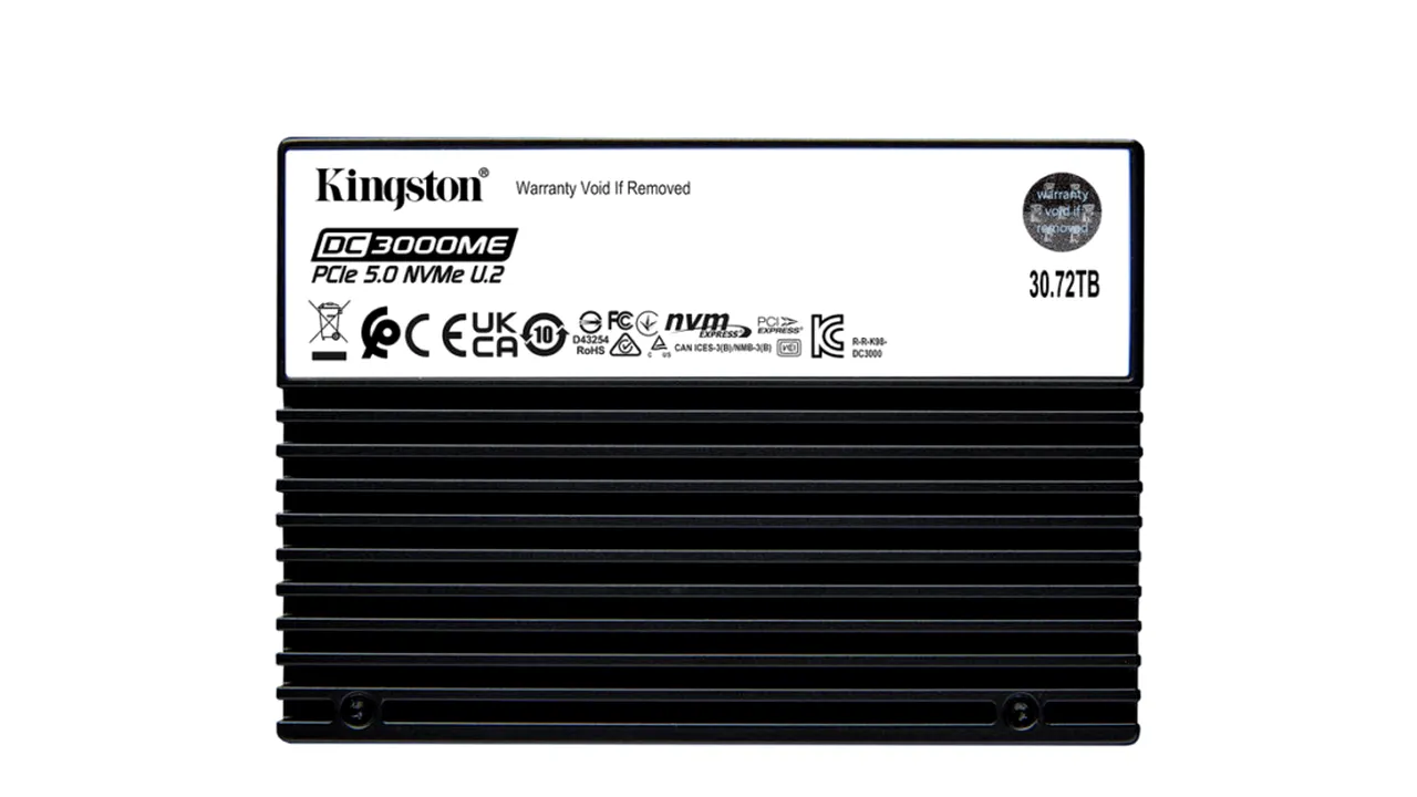 Kingston lansează SSD-ul DC3000ME NVMe Gen5 U.2 de 30,72TB pentru centrele de date de nouă generație