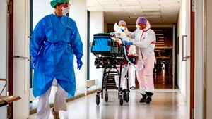 SOLIDARITATE. O echipă de medici germani ajută la tratarea pacienţilor cu coronavirus din România