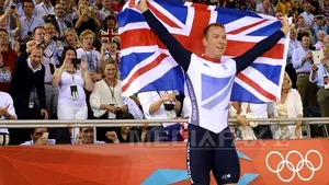 JOCURILE OLIMPICE 2012: Chris Hoy a câştigat aurul la keirin şi devine cel mai titrat sportiv britanic din istoria JO