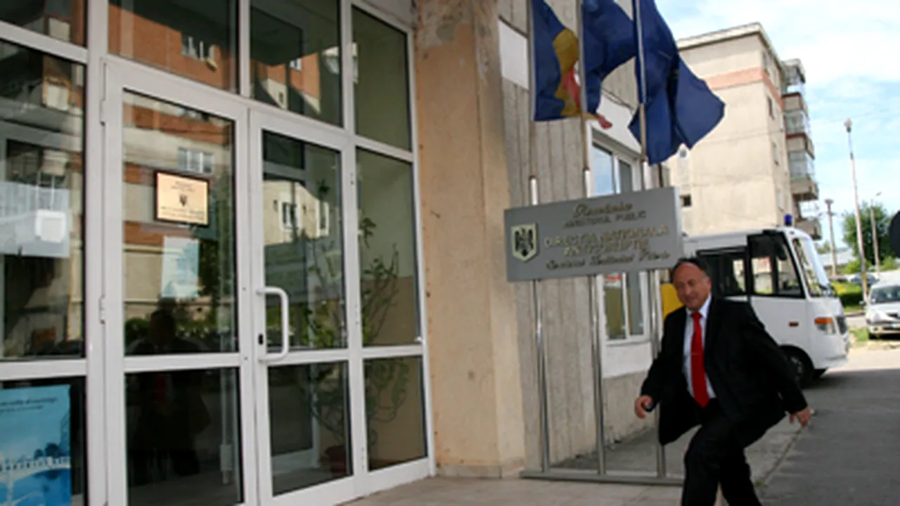 Fratele lui Penescu şi primarul Piteştiului, audiaţi la DNA