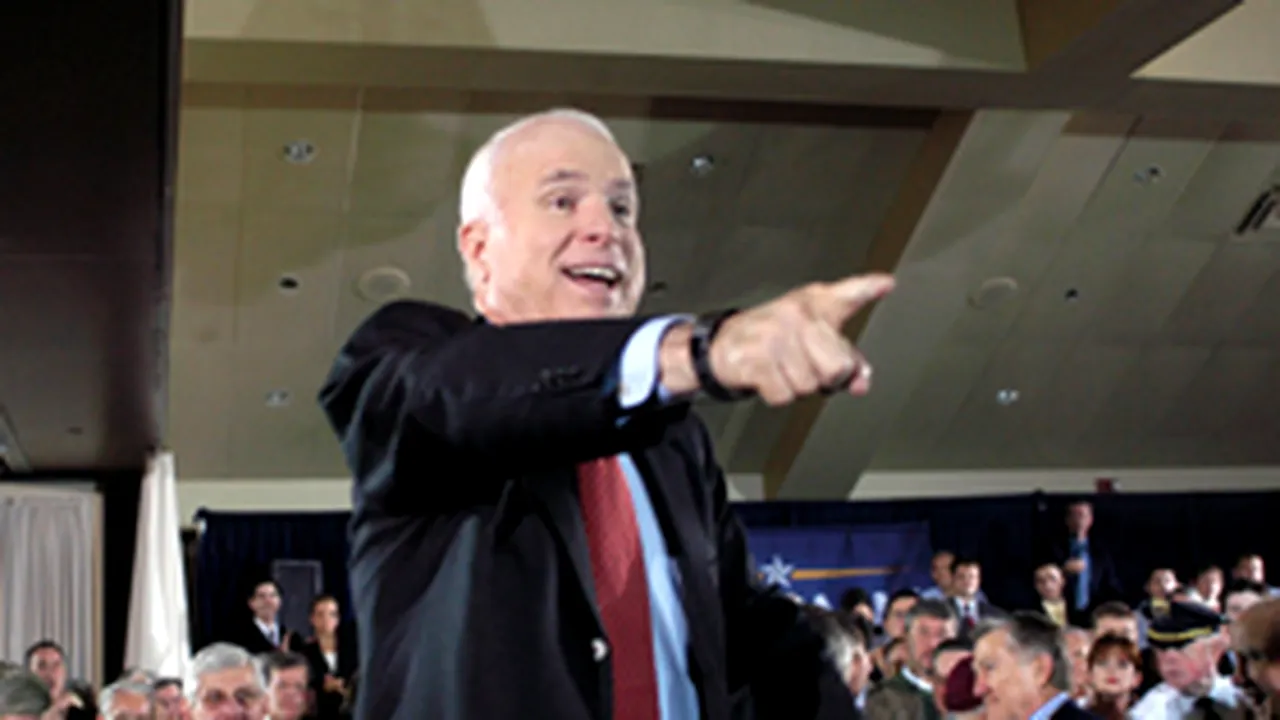 McCain, criticat de Teheran pentru gluma despre uciderea cu ţigări a iranienilor