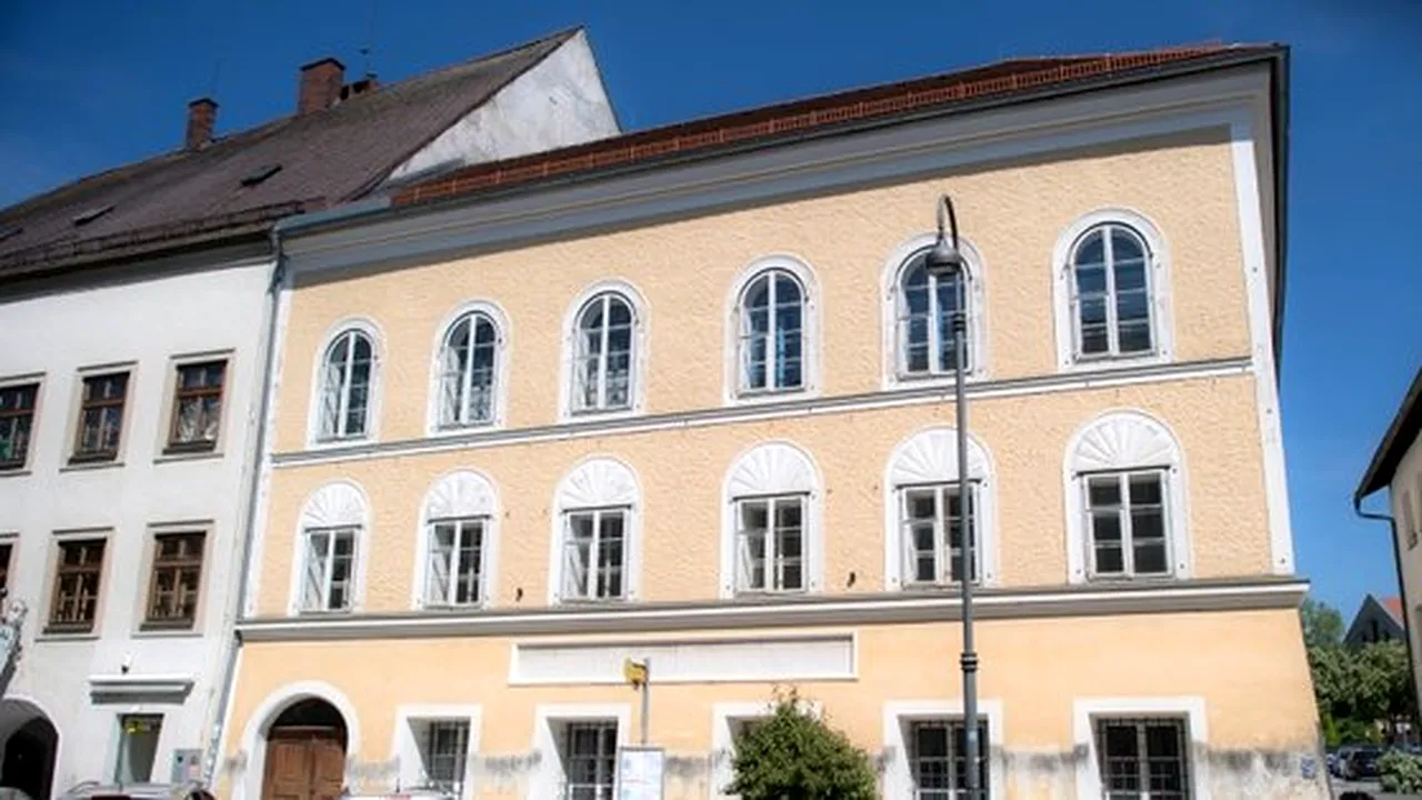 Casa natală a lui Adolf Hitler devine şcoală de poliţie, dar părerile austriecilor sunt împărţite 