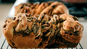 Rețeta tradițională de cozonac pufos pentru Paște. Desertul nelipsit de pe masa de sărbătoare