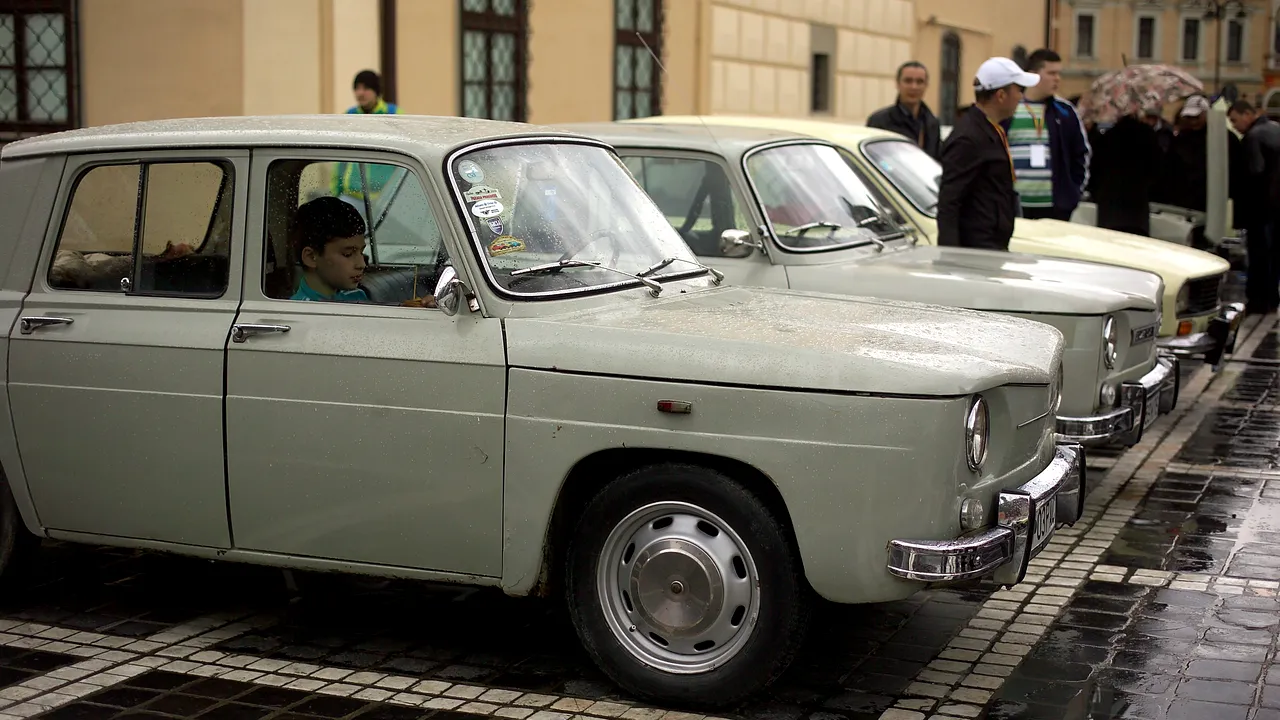 Dacia a împlinit 52 de ani. Primul model şi prima uzină au fost inaugurate pe 20 august 1968