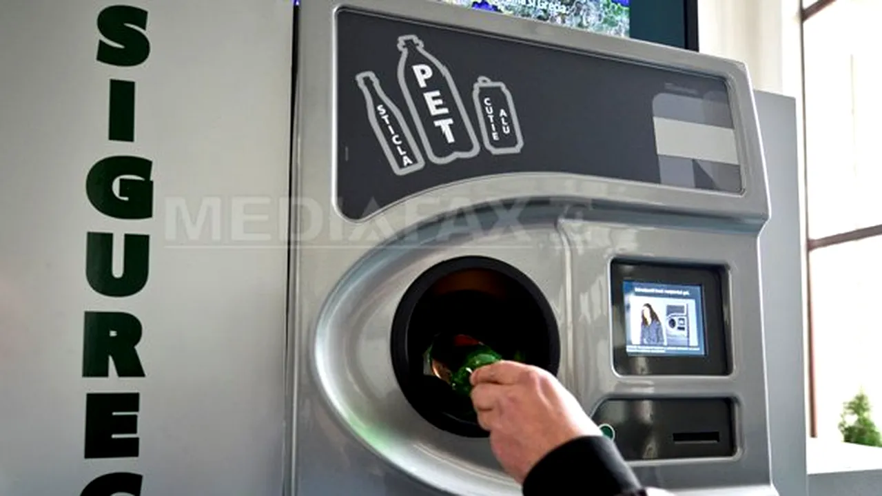 Aparate pentru colectare de ambalaje PET şi de aluminiu, în magazine. Cetăţenii vor primi vouchere pentru cumpărături