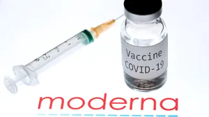 Dozele de vaccin de la Moderna, ţinute la rece. De ce nu au fost încă distribuite centrelor de vaccinare