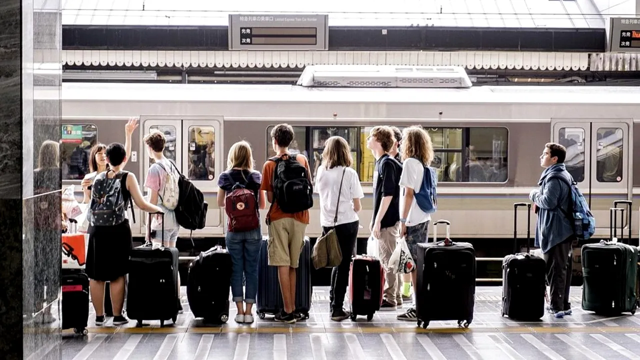 Un expert în securitate le recomandă turiștilor să-și zgârie valizele noi