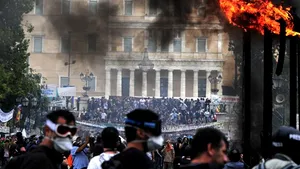 Boc: Lecţia Greciei arată că am făcut ce trebuie şi la timp. Altfel România era în colaps