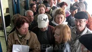 Pensionarii solicită Guvernul, printr-o notificare oficială, să restituie sumele reţinute din 2011