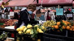 Au fost testate pozitiv o capră şi un fruct. Ţara în care testele pentru coronavirus arată rezultate greşite