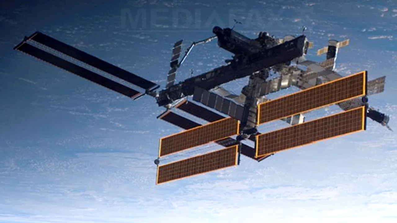 O capsulă Soyuz cu trei astronauţi la bord s-a conectat la Staţia Spaţială Internaţională