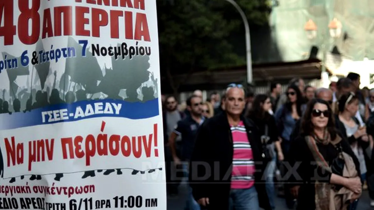 Cel puţin 60.000 de persoane protestează la Atena şi Salonic