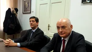 Chirurg american de renume mondial, operează demonstrativ doi pacienţi cu cancer printr-o nouă metodă, la Timişoara