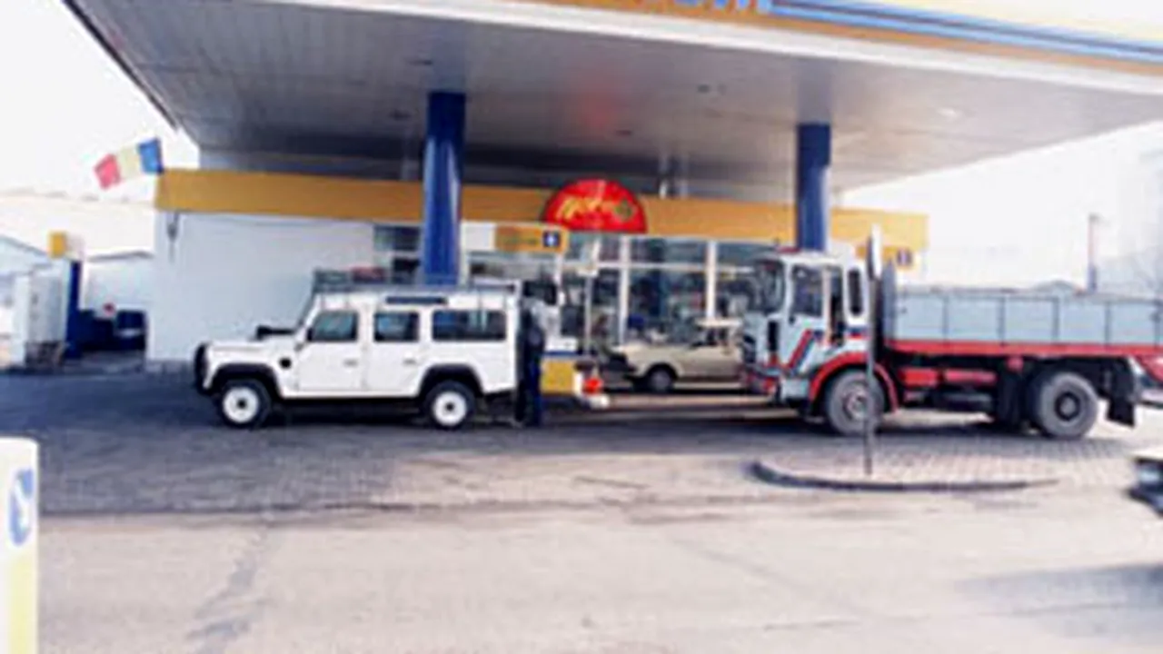 Petrom a ieftinit benzina şi motorina