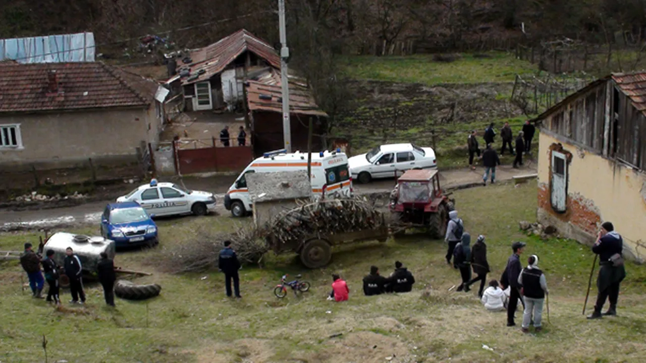 Caraş-Severin: Copilul de 2 ani dispărut, căutat de peste 250 de persoane într-o pădure unde sunt lupi - FOTO