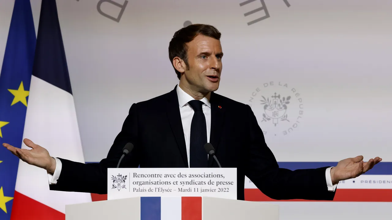 Emmanuel Macron va discuta sâmbătă cu Volodimir Zelenski, iar duminică îl va suna pe Vladimir Putin