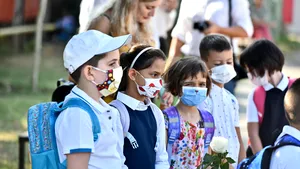 Masca, facultativă în şcoli. Cererea specială va fi făcută de un judeţ din România