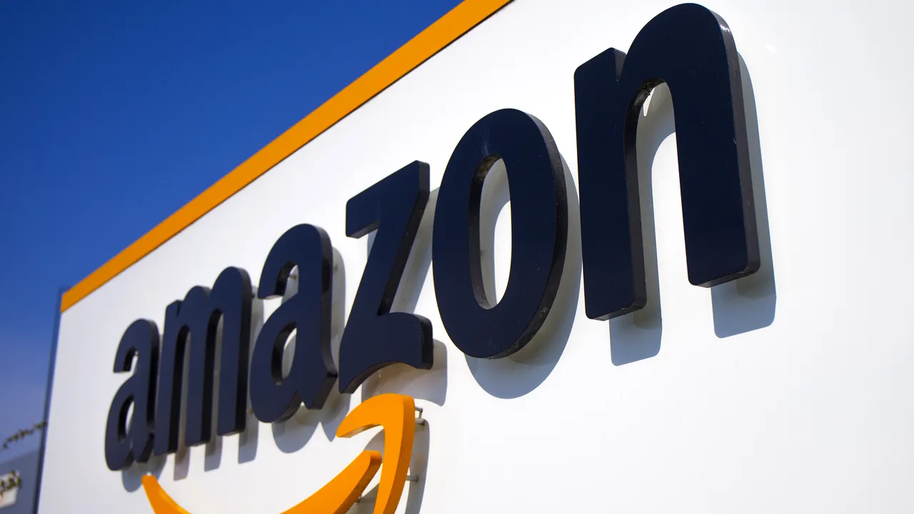 Greva lucrătorilor Amazon din întreaga lume de Black Friday: Salarii mici, stres, drepturi refuzate / Mobilizare generală în 30 de ţări

