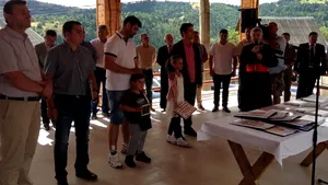 Supravieţuitorii accidentului aviatic din Apuseni au devenit cetăţeni de onoare ai comunei Horea