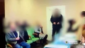Gest nebunesc al unui consilier orăşenesc din Ucraina: a aruncat grenade în timpul unei şedinţe de consiliu


