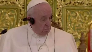 Papa Francisc a adormit în timpul vizitei în Cipru