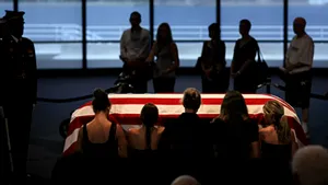 Priveghi în stil irlandez pentru Edward Kennedy, însoţit de rugăciuni, cântece şi umor
